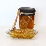 خرید عسل مومدار